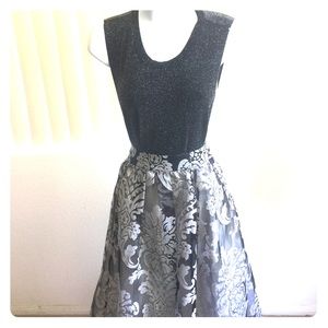 Skirt  by J.O.S Los Angeles Sz S black and white.